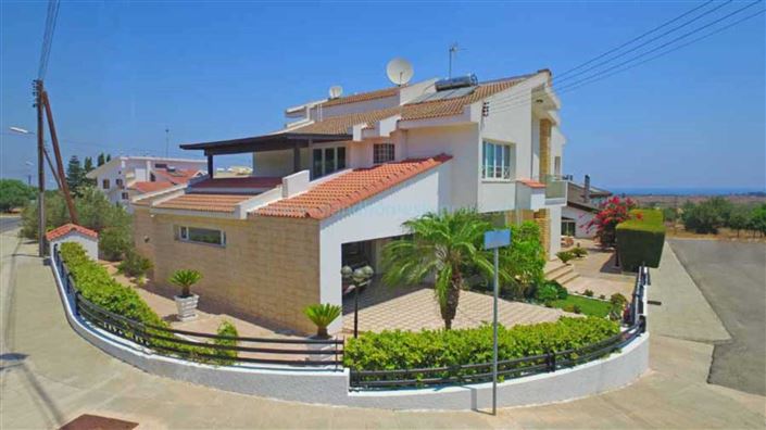 Image No.19-5 Bed Villa / Detached for sale
