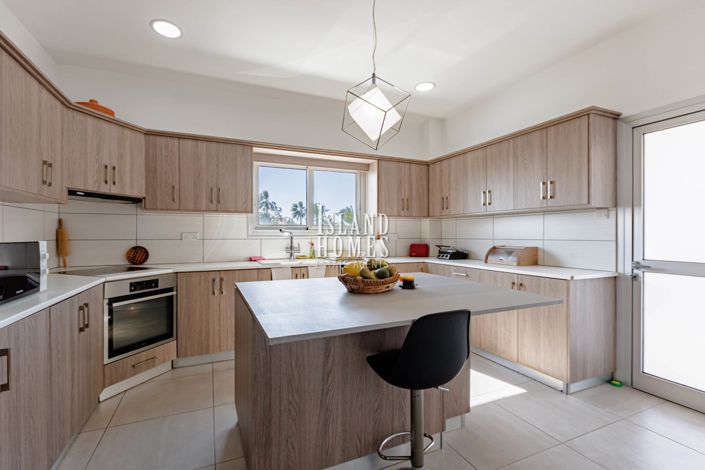 Image No.5-5 Bed Villa / Detached for sale