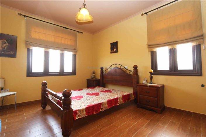 Image No.14-4 Bed Villa / Detached for sale