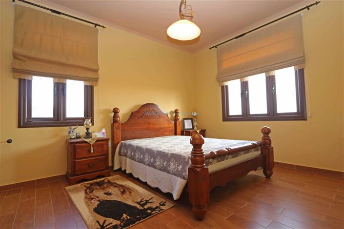 Image No.18-4 Bed Villa / Detached for sale