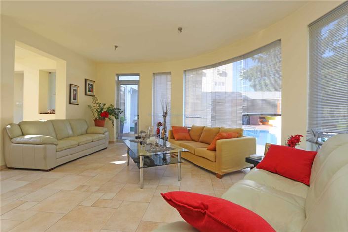 Image No.2-Villa / Détaché de 5 chambres à vendre à Paralimni