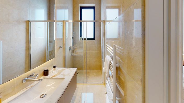 Image No.15-5 Bed Villa / Detached for sale