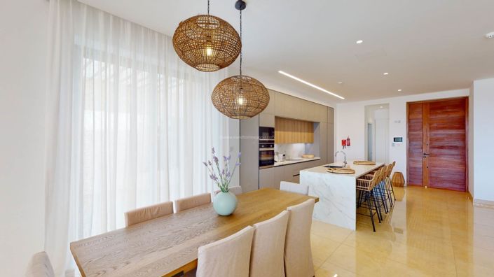 Image No.8-5 Bed Villa / Detached for sale