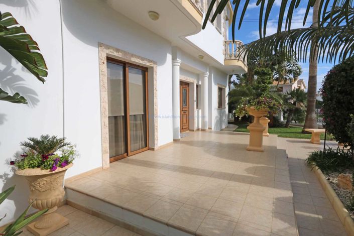 Image No.25-Villa / Détaché de 4 chambres à vendre à Paralimni