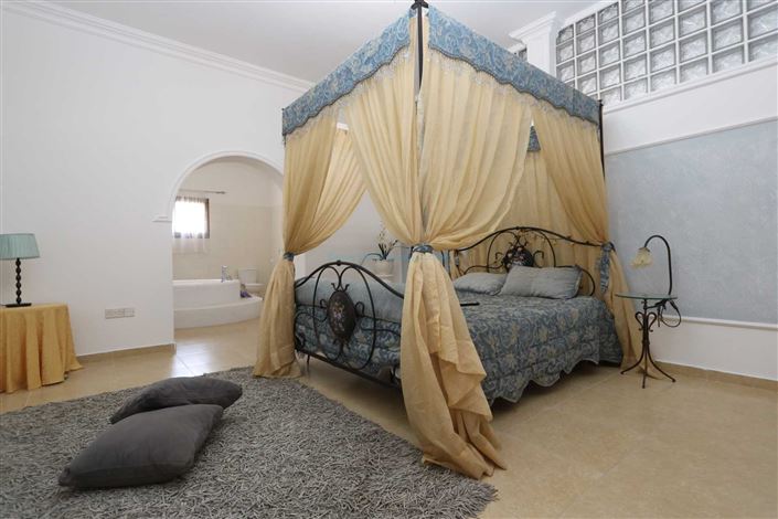 Image No.23-Villa / Détaché de 20 chambres à vendre à Deryneia