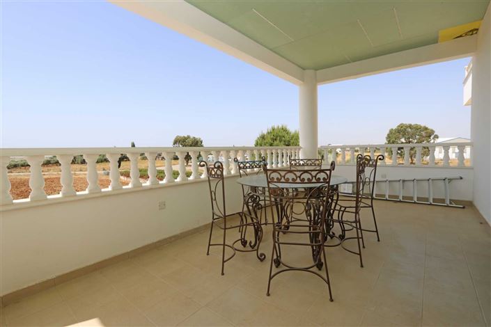 Image No.33-Villa / Détaché de 20 chambres à vendre à Deryneia