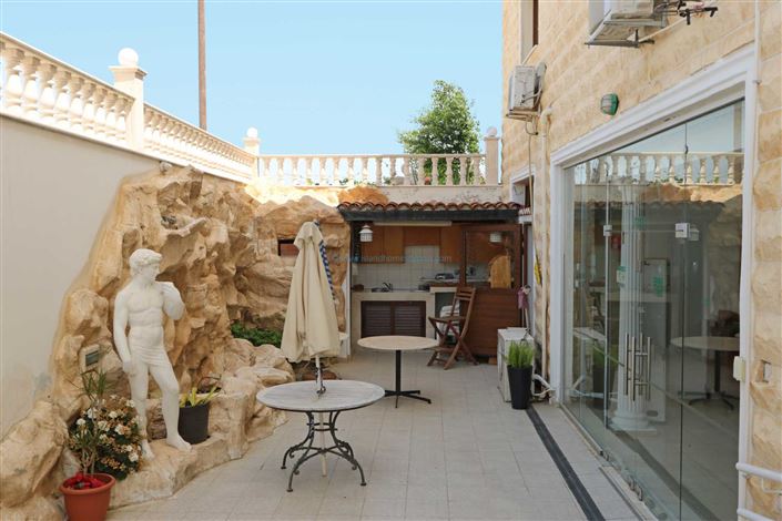 Image No.41-Villa / Détaché de 20 chambres à vendre à Deryneia