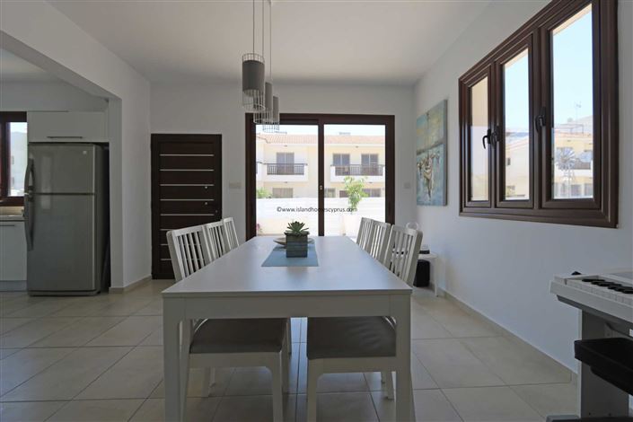 Image No.4-Villa / Détaché de 4 chambres à vendre à Pernera