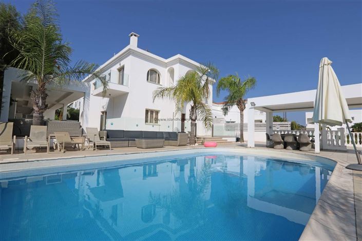 Image No.1-Villa / Détaché de 6 chambres à vendre à Paralimni