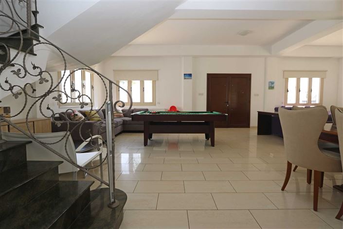 Image No.10-6 Bed Villa / Detached for sale