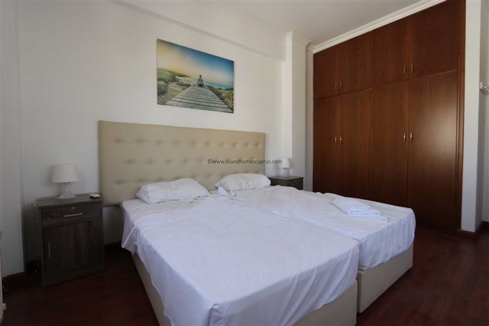 Image No.25-6 Bed Villa / Detached for sale