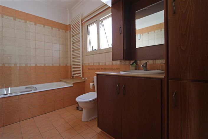 Image No.26-6 Bed Villa / Detached for sale