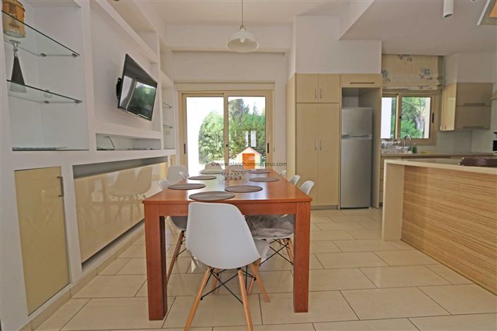 Image No.4-6 Bed Villa / Detached for sale