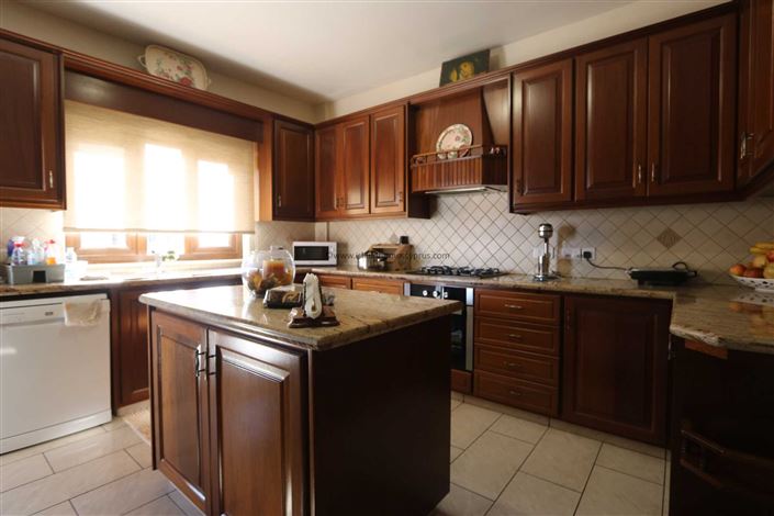 Image No.10-4 Bed Villa / Detached for sale