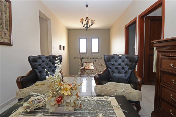 Image No.14-4 Bed Villa / Detached for sale