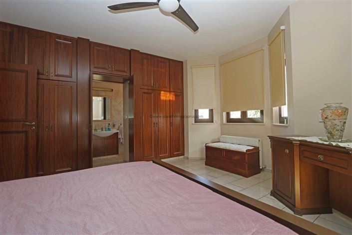 Image No.22-4 Bed Villa / Detached for sale