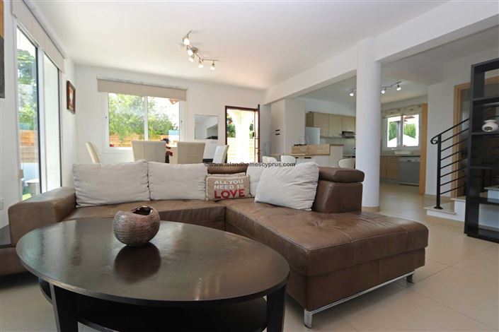 Image No.3-Villa de 3 chambres à vendre à Pernera