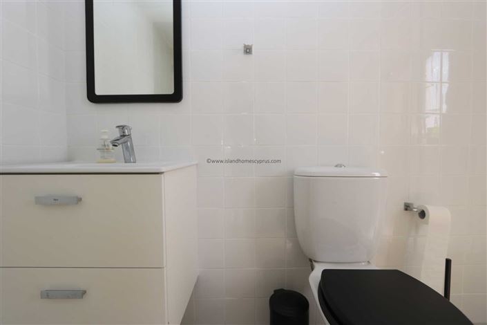 Image No.25-4 Bed Villa / Detached for sale