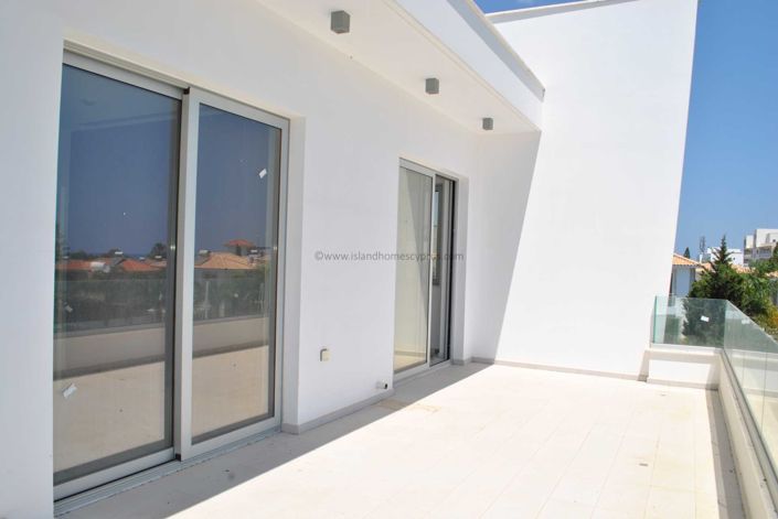 Image No.19-5 Bed Villa / Detached for sale