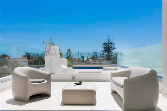 Image No.20-10 Bed Property for sale