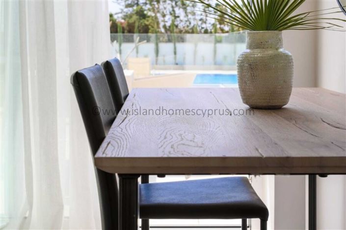 Image No.7-10 Bed Property for sale