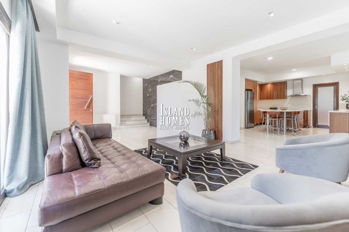 Image No.16-6 Bed Villa / Detached for sale