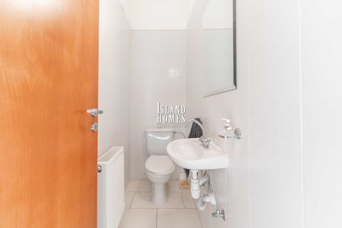 Image No.17-6 Bed Villa / Detached for sale