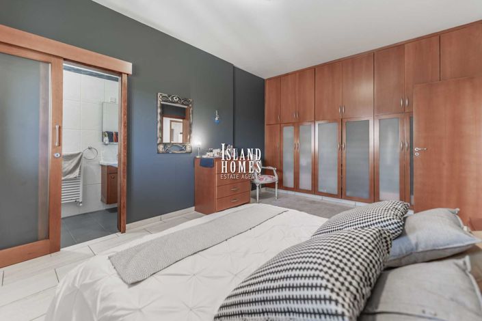 Image No.21-6 Bed Villa / Detached for sale