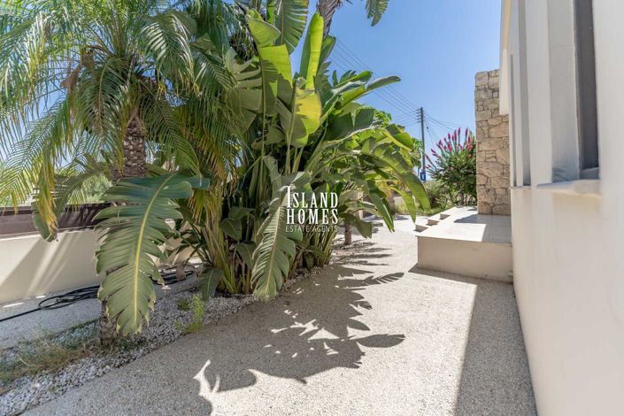 Image No.37-6 Bed Villa / Detached for sale