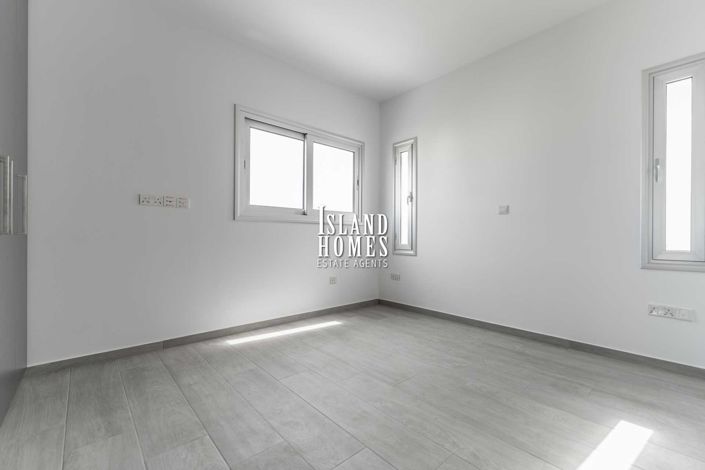 Image No.19-4 Bed Villa / Detached for sale