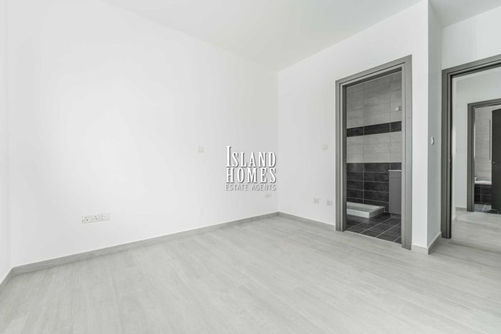 Image No.22-4 Bed Villa / Detached for sale