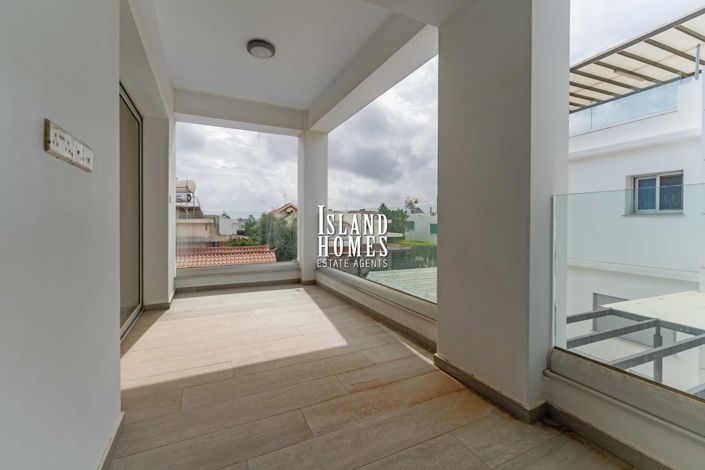 Image No.24-4 Bed Villa / Detached for sale