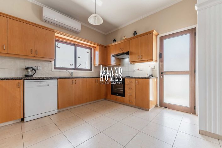 Image No.11-4 Bed Villa / Detached for sale