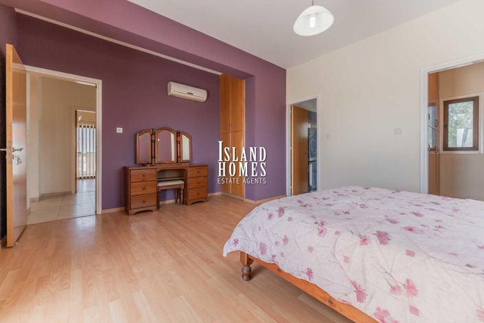 Image No.30-4 Bed Villa / Detached for sale