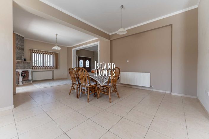 Image No.10-4 Bed Villa / Detached for sale