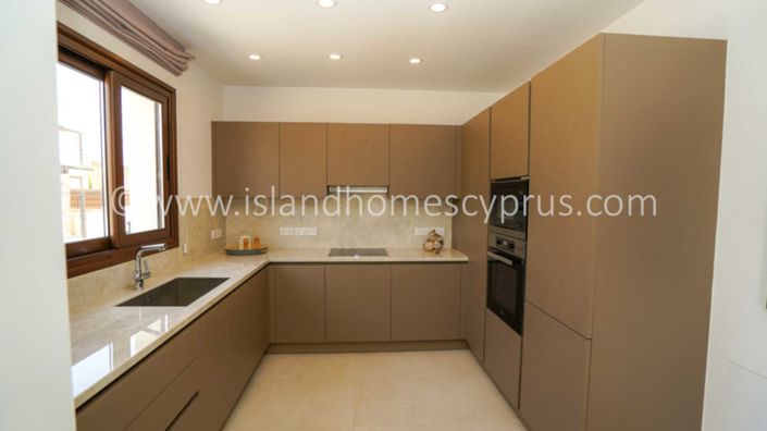 Image No.8-5 Bed Villa / Detached for sale