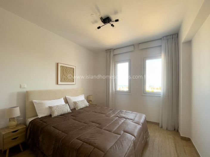 Image No.20-2 Bed Apartment for sale