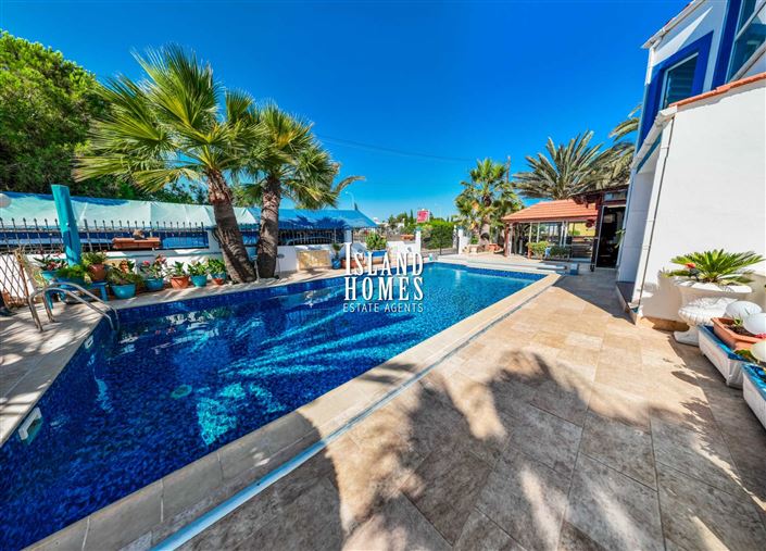 Image No.14-3 Bed Villa / Detached for sale