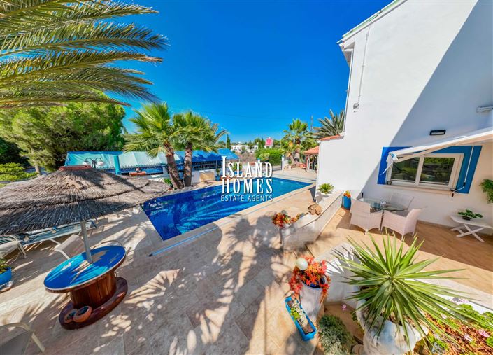 Image No.17-3 Bed Villa / Detached for sale