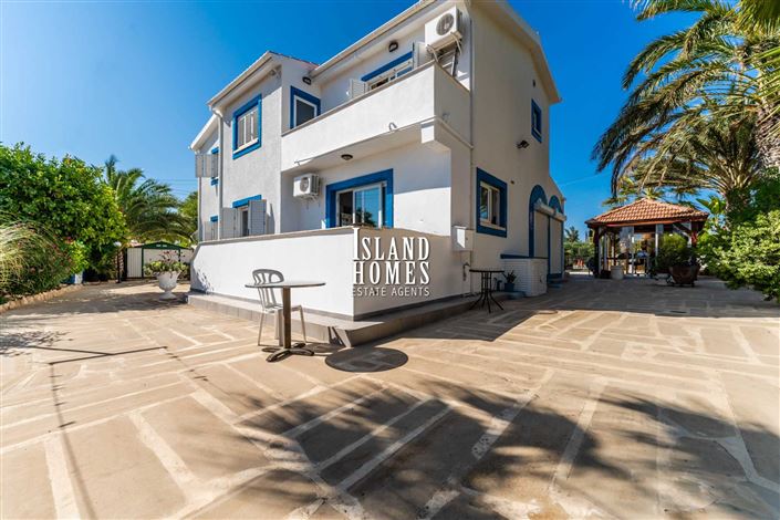 Image No.22-3 Bed Villa / Detached for sale