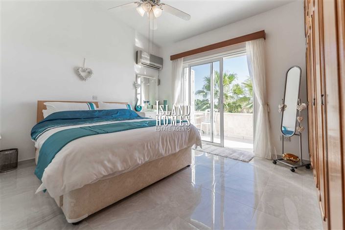 Image No.25-3 Bed Villa / Detached for sale