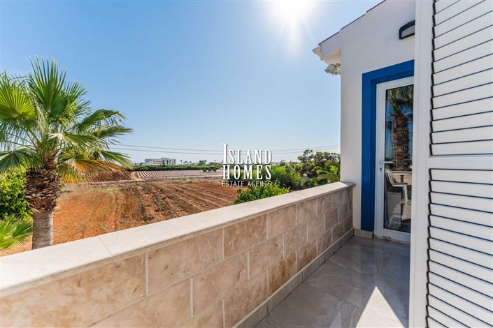 Image No.26-3 Bed Villa / Detached for sale