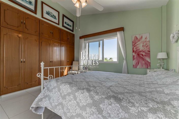 Image No.33-3 Bed Villa / Detached for sale