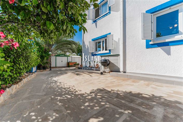 Image No.35-3 Bed Villa / Detached for sale