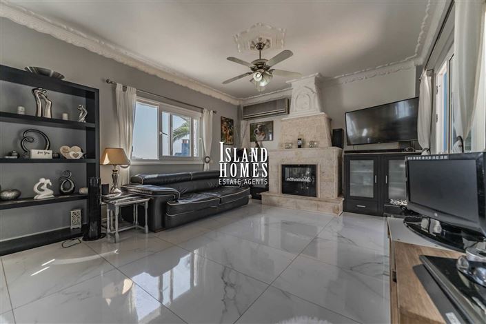 Image No.10-3 Bed Villa / Detached for sale