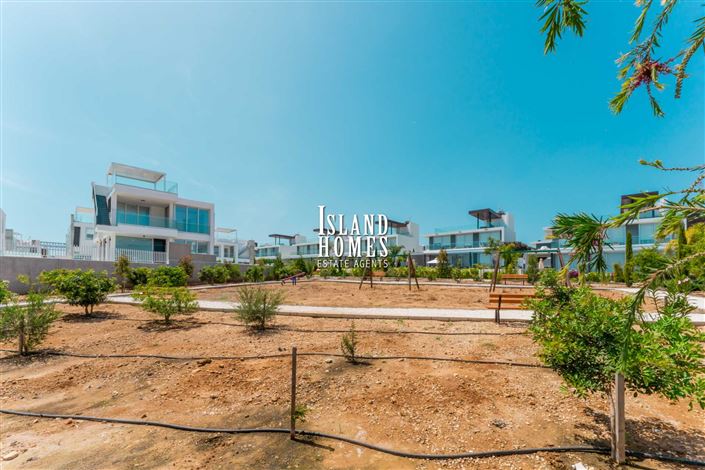 Image No.35-5 Bed Villa / Detached for sale