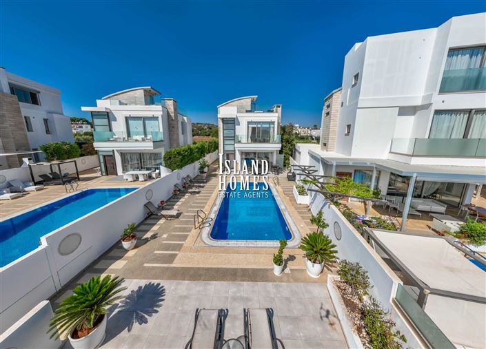 Image No.47-5 Bed Villa / Detached for sale