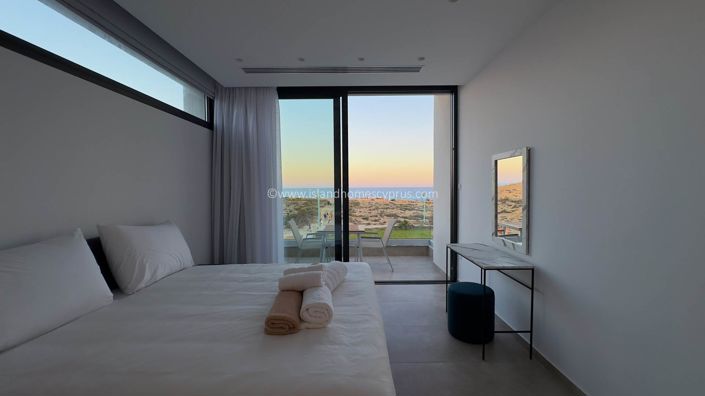 Image No.29-4 Bed Villa / Detached for sale