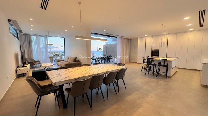 Image No.3-4 Bed Villa / Detached for sale