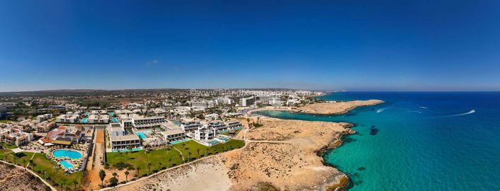 Image No.8-4 Bed Villa / Detached for sale